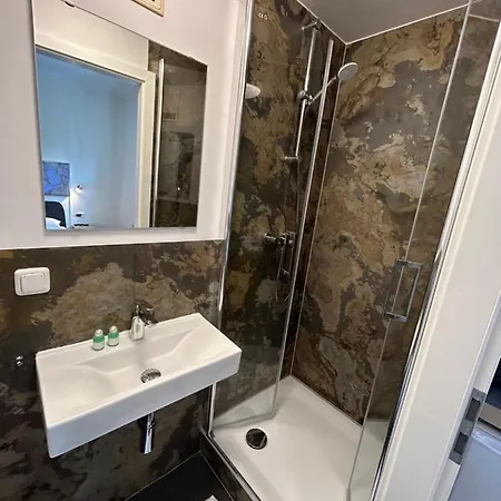 Hotel Riverside Airport *