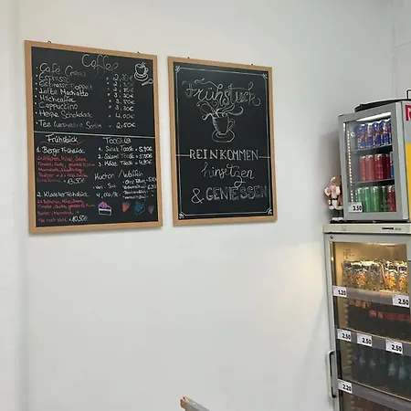 Riverside Airport Hotel *