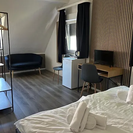 Schützenhof Hotel *