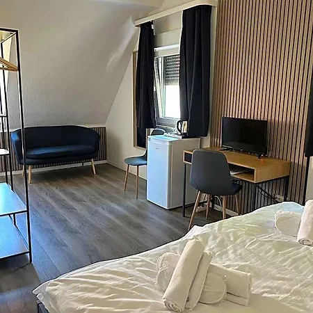 Riverside Airport * Kelsterbach