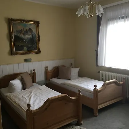 Schützenhof Hotel *