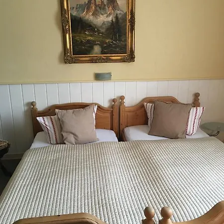 Riverside Airport Hotel