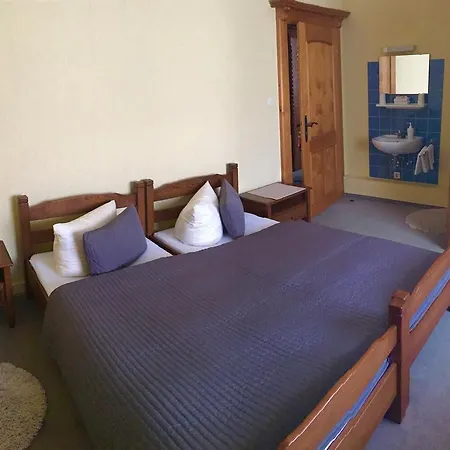 Riverside Airport Hotel