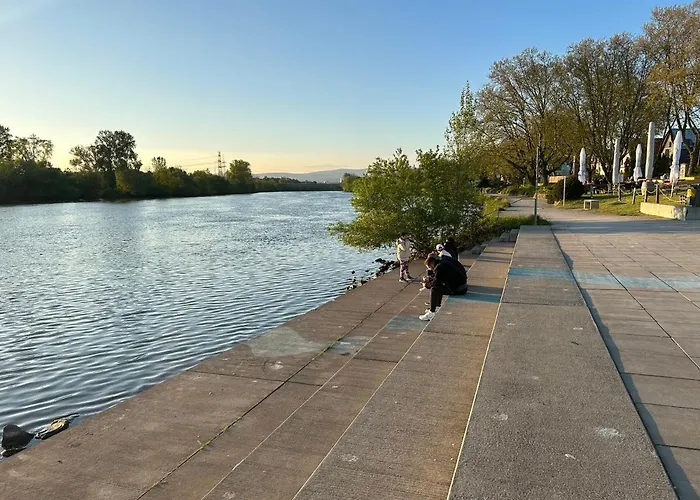 Riverside Airport Hotel