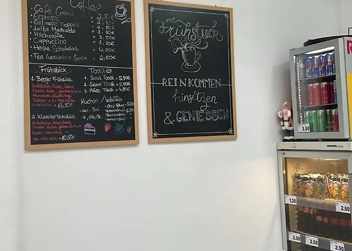 Riverside Airport Hotel *