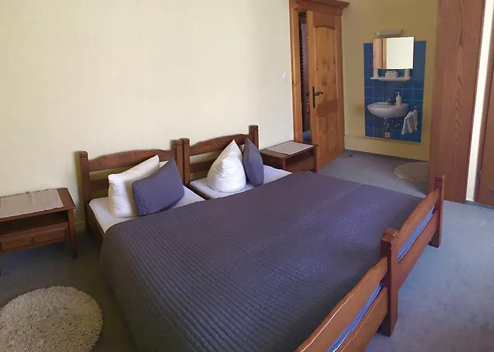 Riverside Airport Hotel