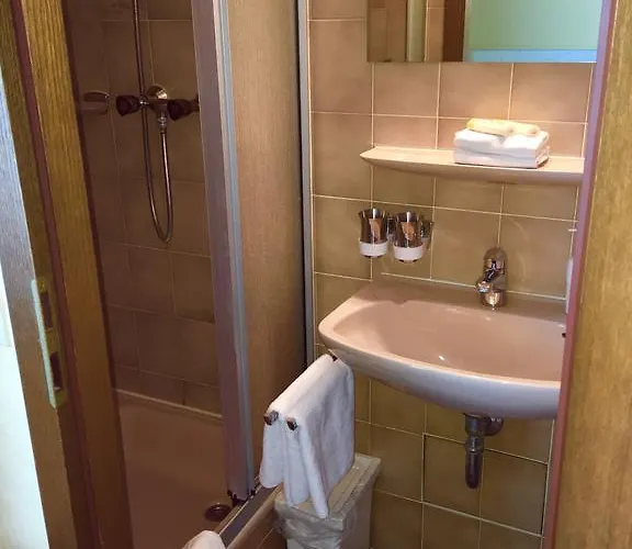 Hotel Riverside Airport